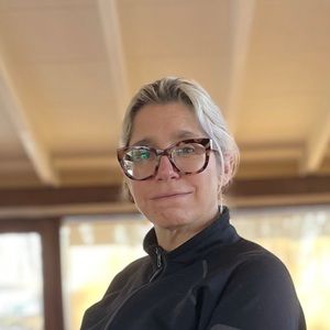 Meet your Posher, Maura